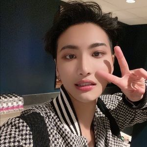 Meet your Posher, Eva